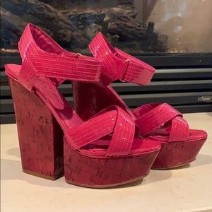 Alice + Olivia platform heel